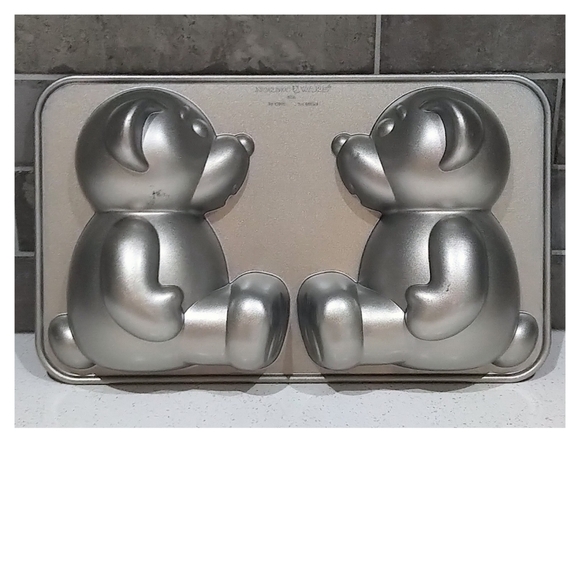 Nordic Ware x Build-A-Bear 3-D Cake Pan - 10 Cup - Picture 2 of 5